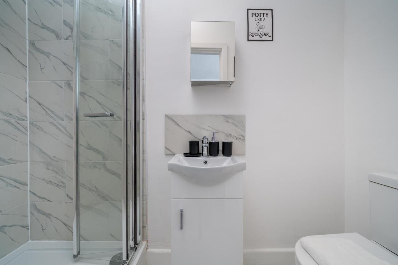 London Selwyn Unique & Stylish Studios Экстерьер фото