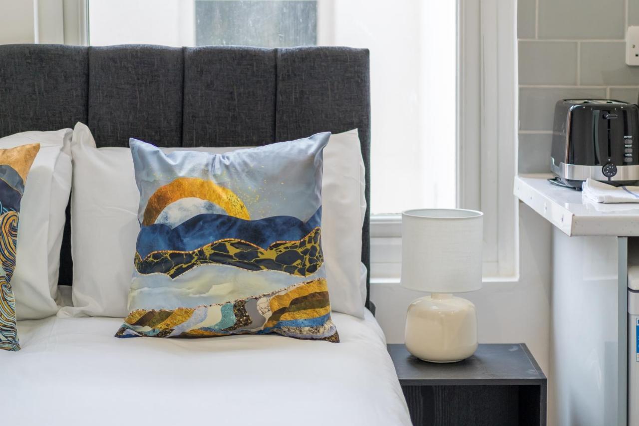 London Selwyn Unique & Stylish Studios Экстерьер фото