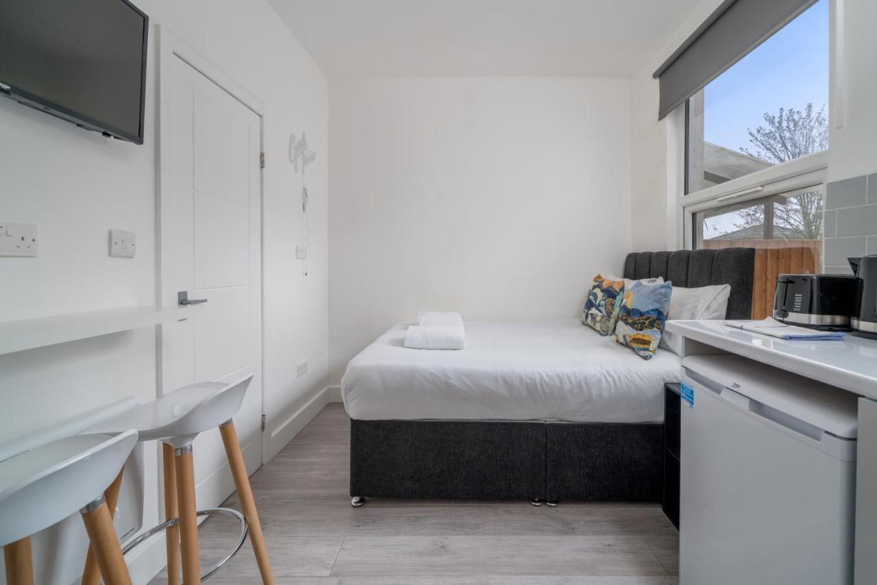 London Selwyn Unique & Stylish Studios Экстерьер фото